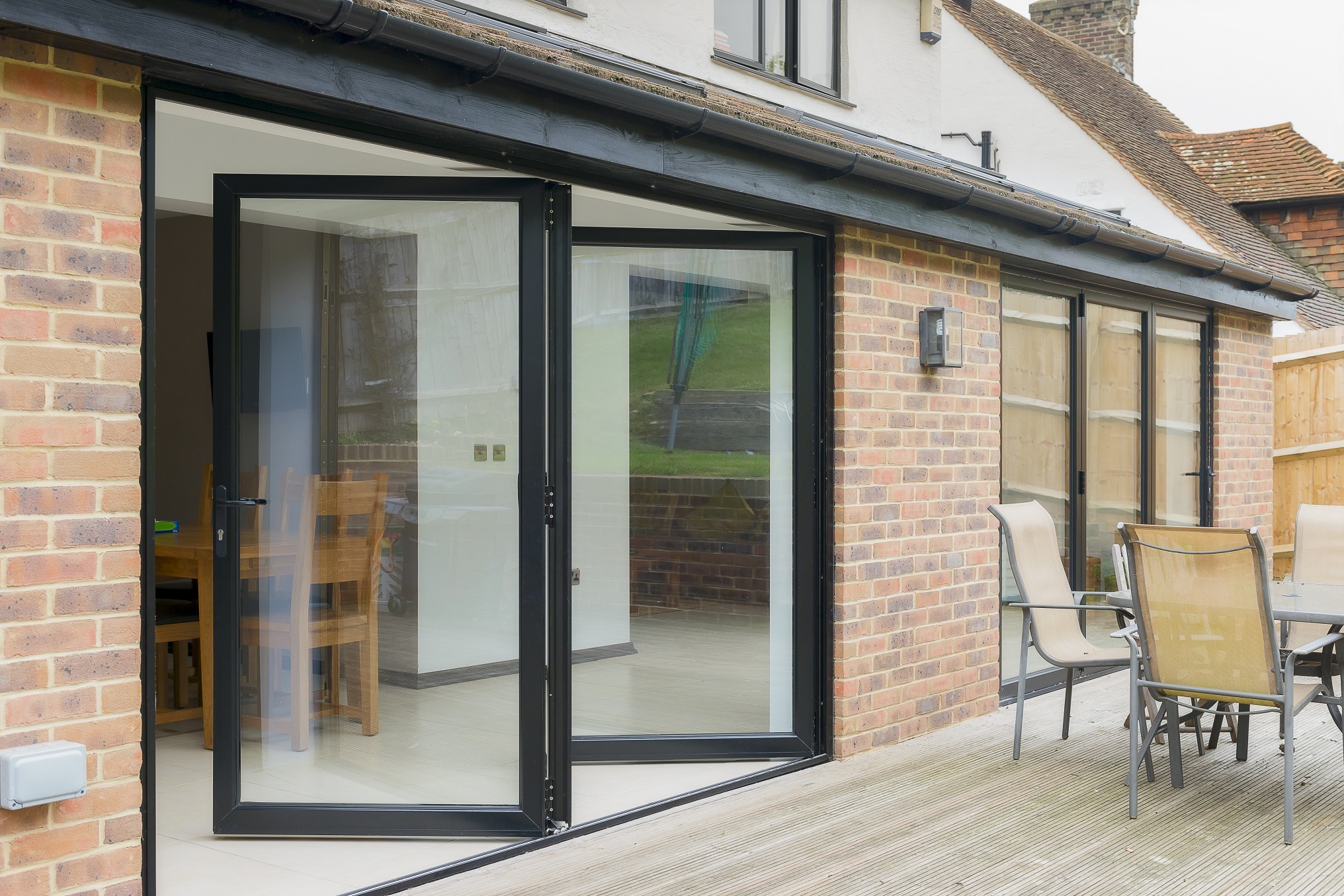 Ali bifold 3 pane